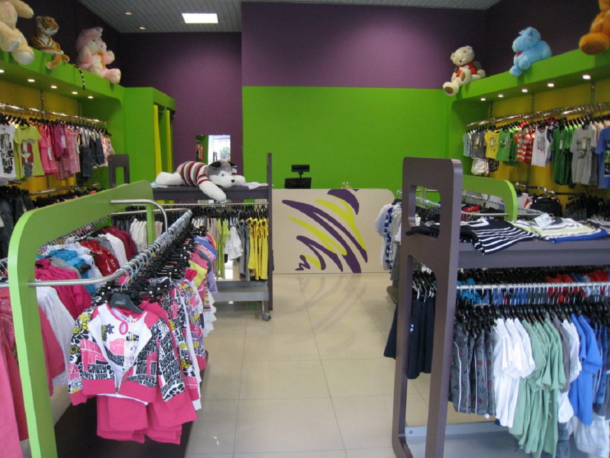 Интерьер магазина одежды для детей